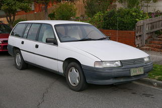   Commodore Kombi (estate) 1993-1997